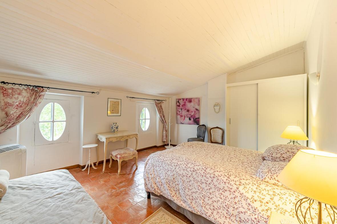 Maison De Maitre 230M² En Plein Coeur Du Village Camps-la-Source Экстерьер фото